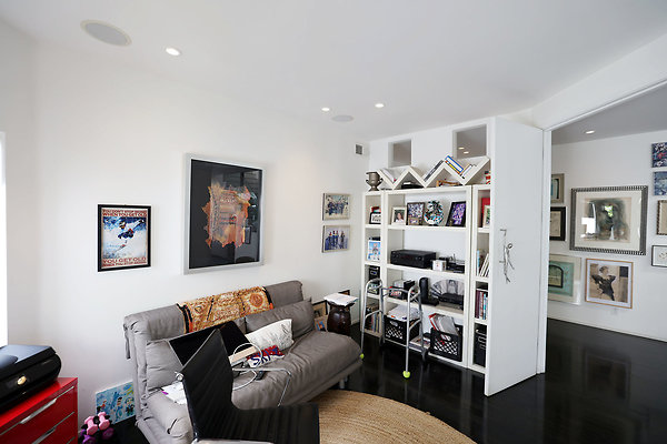 504A Office 0675