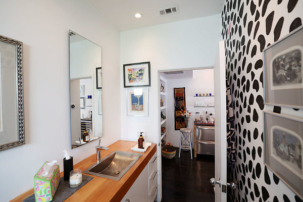 504A Bathroom 0681