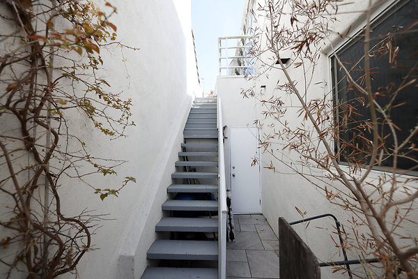 778A Front Deck Stairs 0365
