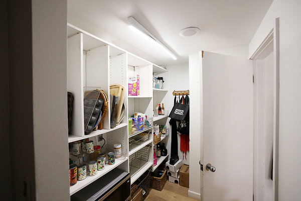 778A Kitchen Pantry 0336