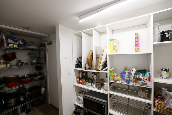 778A Kitchen Pantry 0335