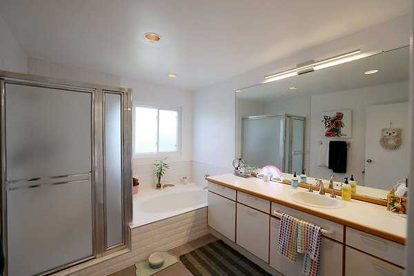 779A Bathroom 0454