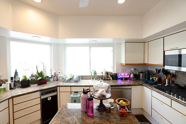 779A Kitchen1 0403