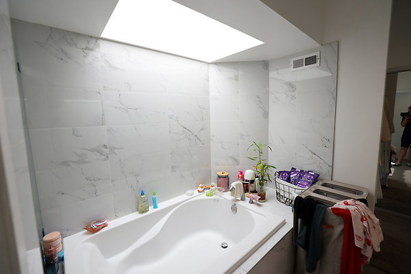 779A Master Bathroom 0468