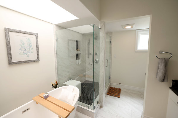 780A Master Bathroom 1247