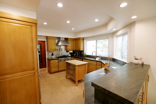 780A Kitchen 1196