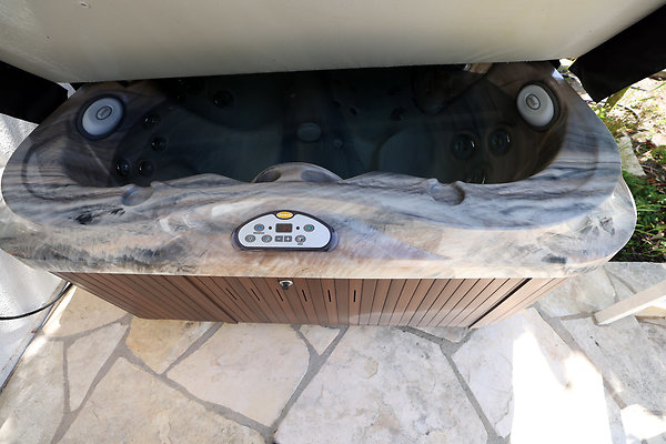 780A Patio Hot Tub 1225 780A Patio Hot Tub 1225
