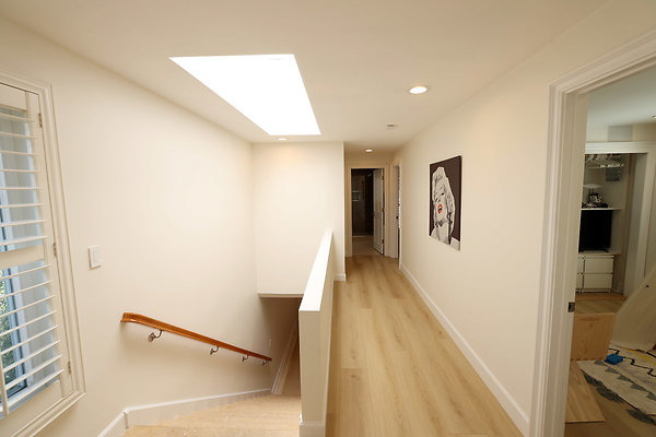 780A 2nd Floor Hallway 1241
