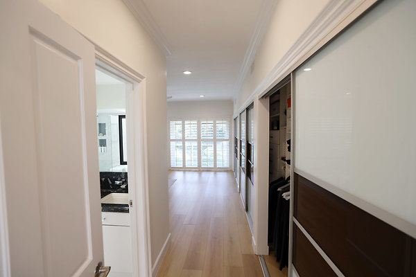 780A Master Bedroom Suite 1243