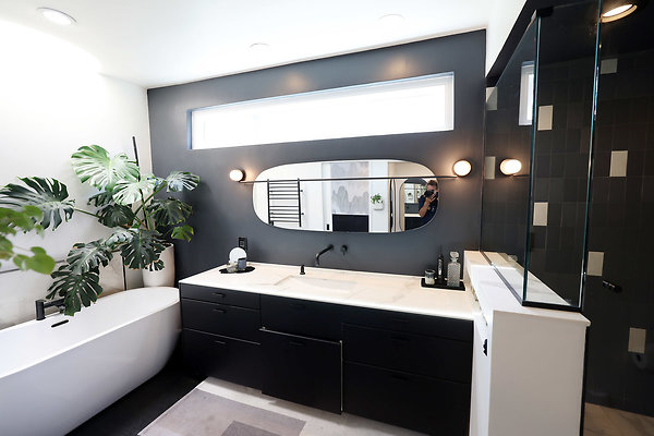781A Master Bathroom 0564