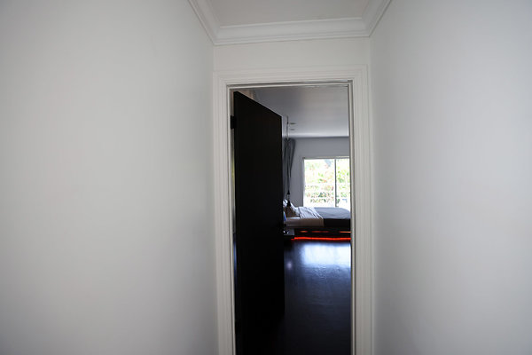 781A 2nd Floor Hallway RS 0551