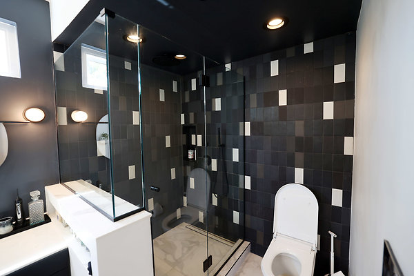 781A Master Bathroom 0563