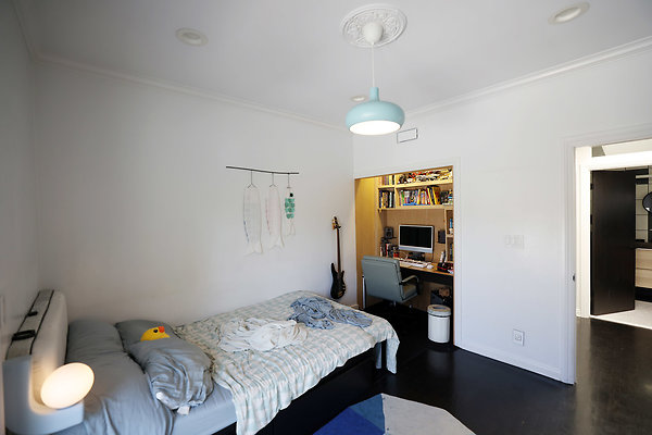 781A Bedroom2 0548