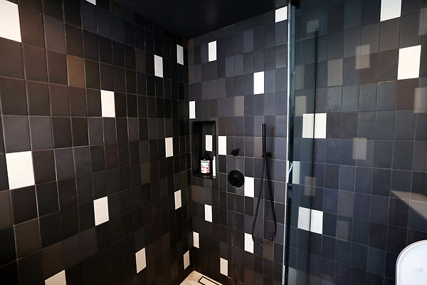 781A Master Bathroom 0565