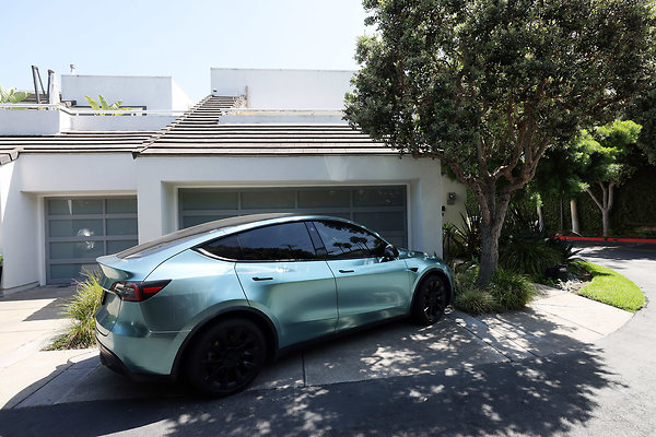 781A Garage Ext 0573