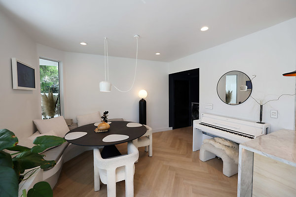 781A Breakfast Nook 0524