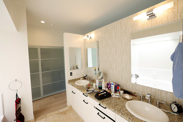 784A Master Bathroom 0808