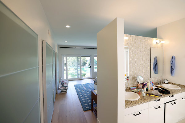 784A Master Bedroom Suite0803