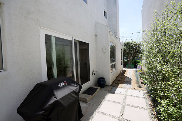 784A Dining Area Patio 0783