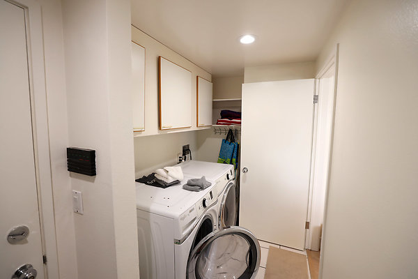 784A Laundry Room 0759
