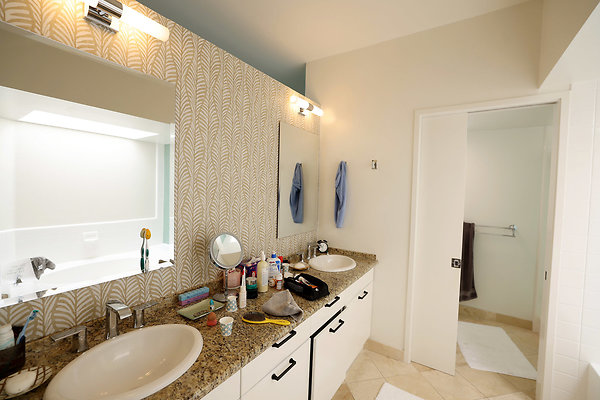 784A Master Bathroom 0805