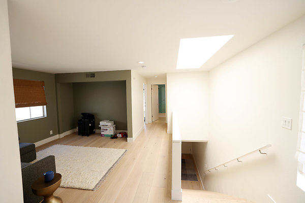 784A 2nd Floor Hallway 0791