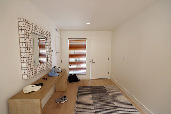 784A Front Entry 0743