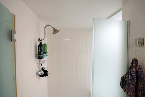 784A Master Bathroom 0806
