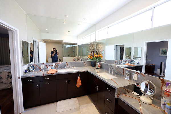 786A Master Bathroom 0898