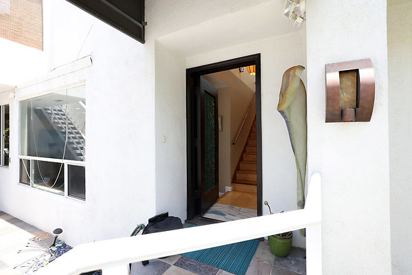 786A Front Door 0826