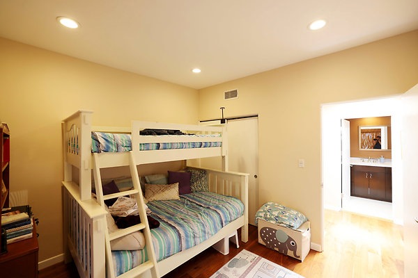 786A Bedroom2 0889
