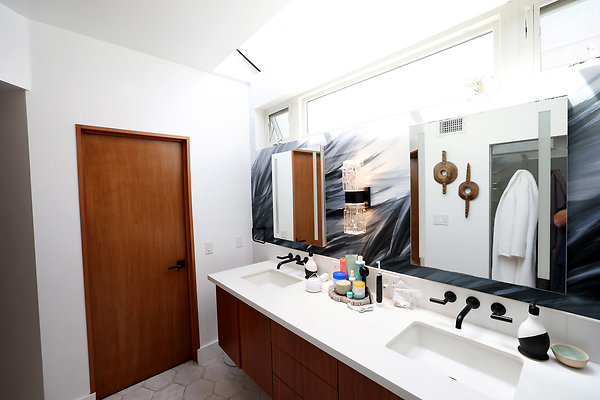 Master Bathroom 1075