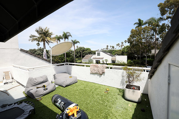 Front Deck 1022