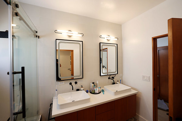 Bedroom Ensuite Bathroom 1086