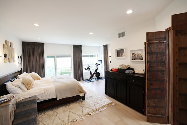 Master Bedroom Suite 1070