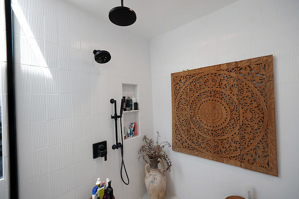 Master Bathroom 1076