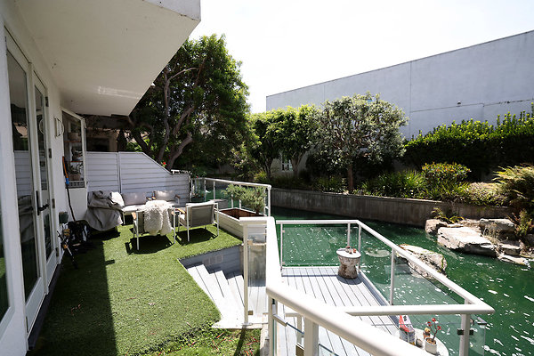Patio 1016