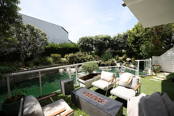 Patio 1019