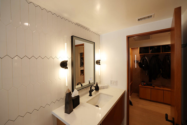 Hallway Bathroom 1038