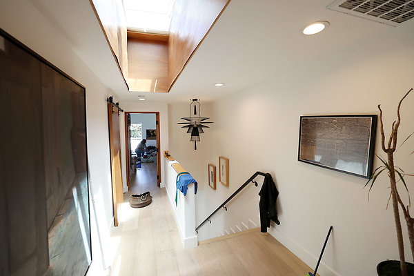 2nd Floor Hallway 1065