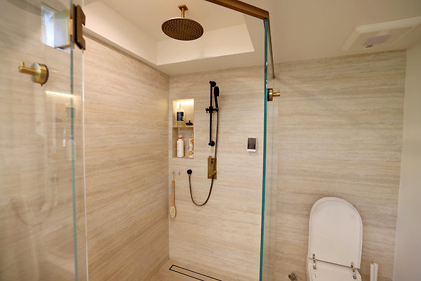 794A Master Bathroom 1181