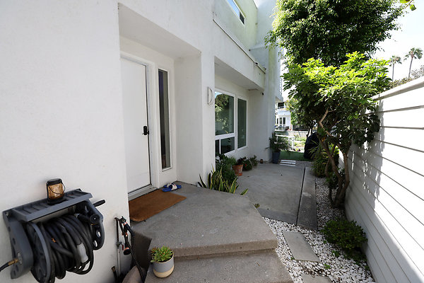 794A Front Door 1098