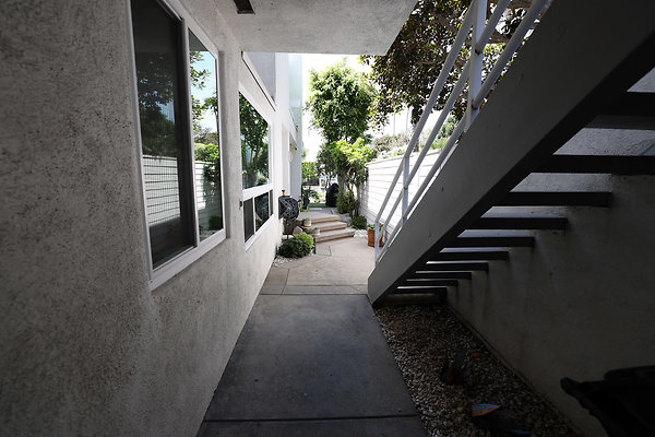 794A Front Walk Entry 1097