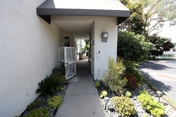794A Front Walk Entrance 1096