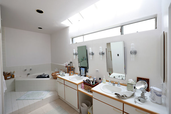 799A Master Bathroom 0637