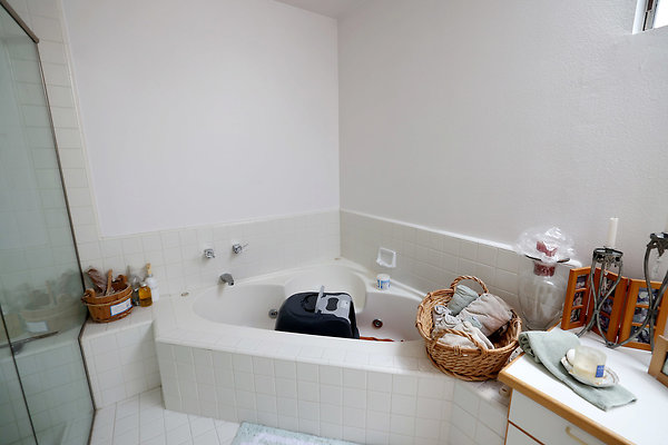 799A Master Bathroom 0639