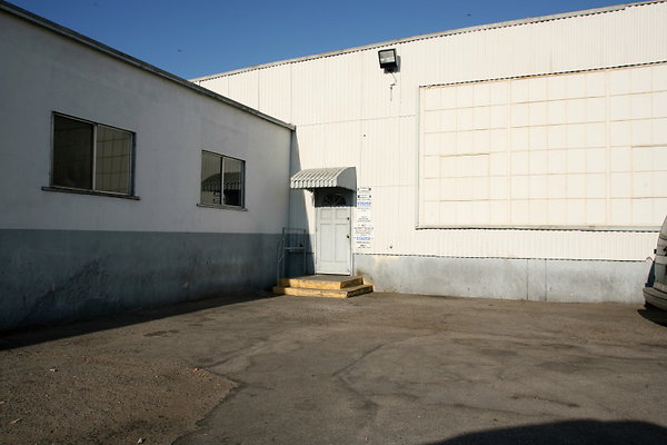 Foam Warehouse Front ExtDoor 0185 1