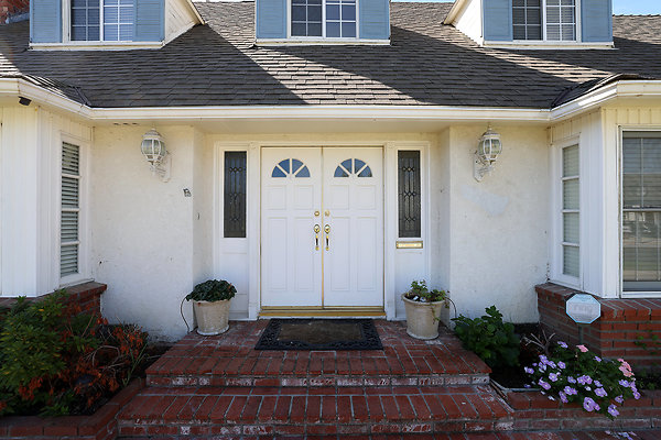 582A Front Door 0295