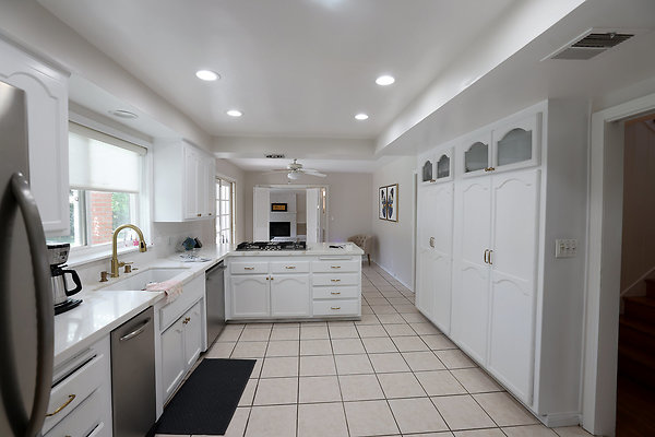 582A Kitchen1 0213