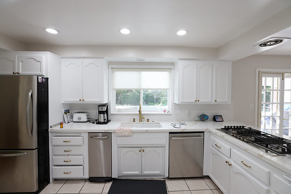 582A Kitchen3 0215